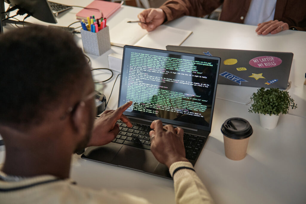 Yazılım Tabanlı Ağlar (SDN) Veri Merkezlerini Nasıl Dönüştürüyor?